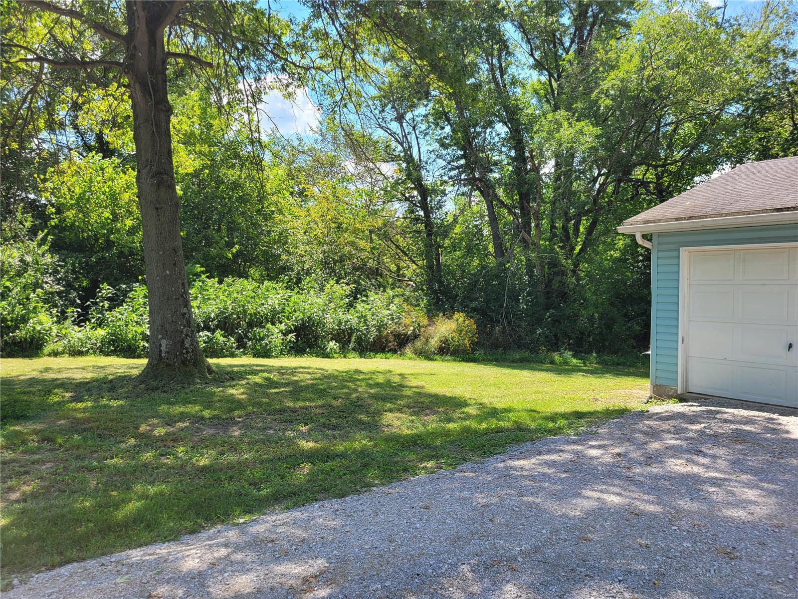 8103 Wood Station Road Alton, IL 62002 - Photo 40 of 43