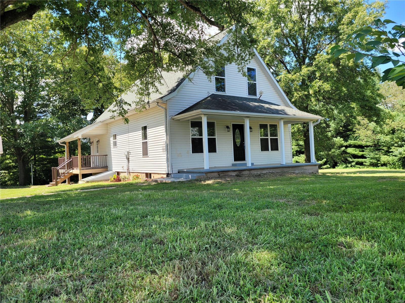 8103 Wood Station Road Alton, IL 62002 - Photo 5 of 43