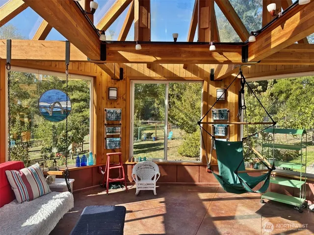 $950,000 | 898 East Meadowood Lane, Freeland, WA 98249