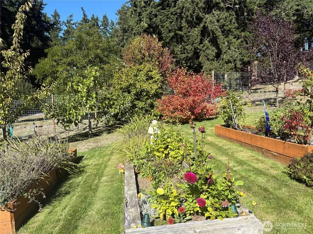 $950,000 | 898 East Meadowood Lane, Freeland, WA 98249