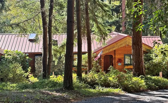 $950,000 | 898 East Meadowood Lane, Freeland, WA 98249