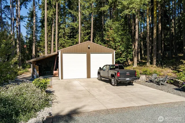 $950,000 | 898 East Meadowood Lane, Freeland, WA 98249