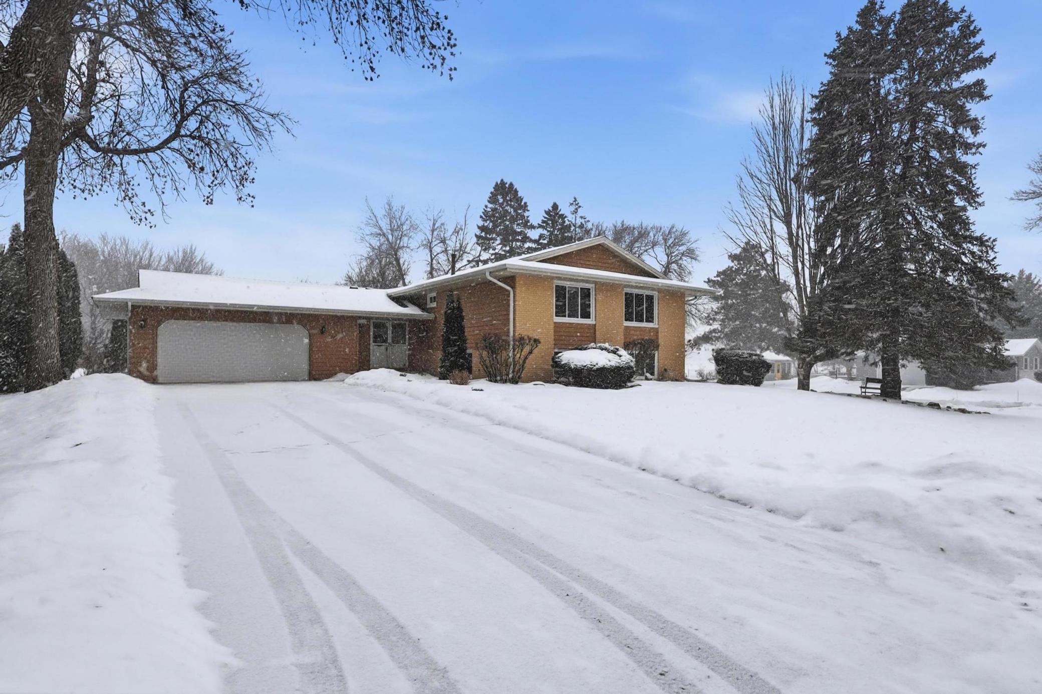 2470 Hillside Road White Bear Lake, MN 55110 - Photo 2 of 55