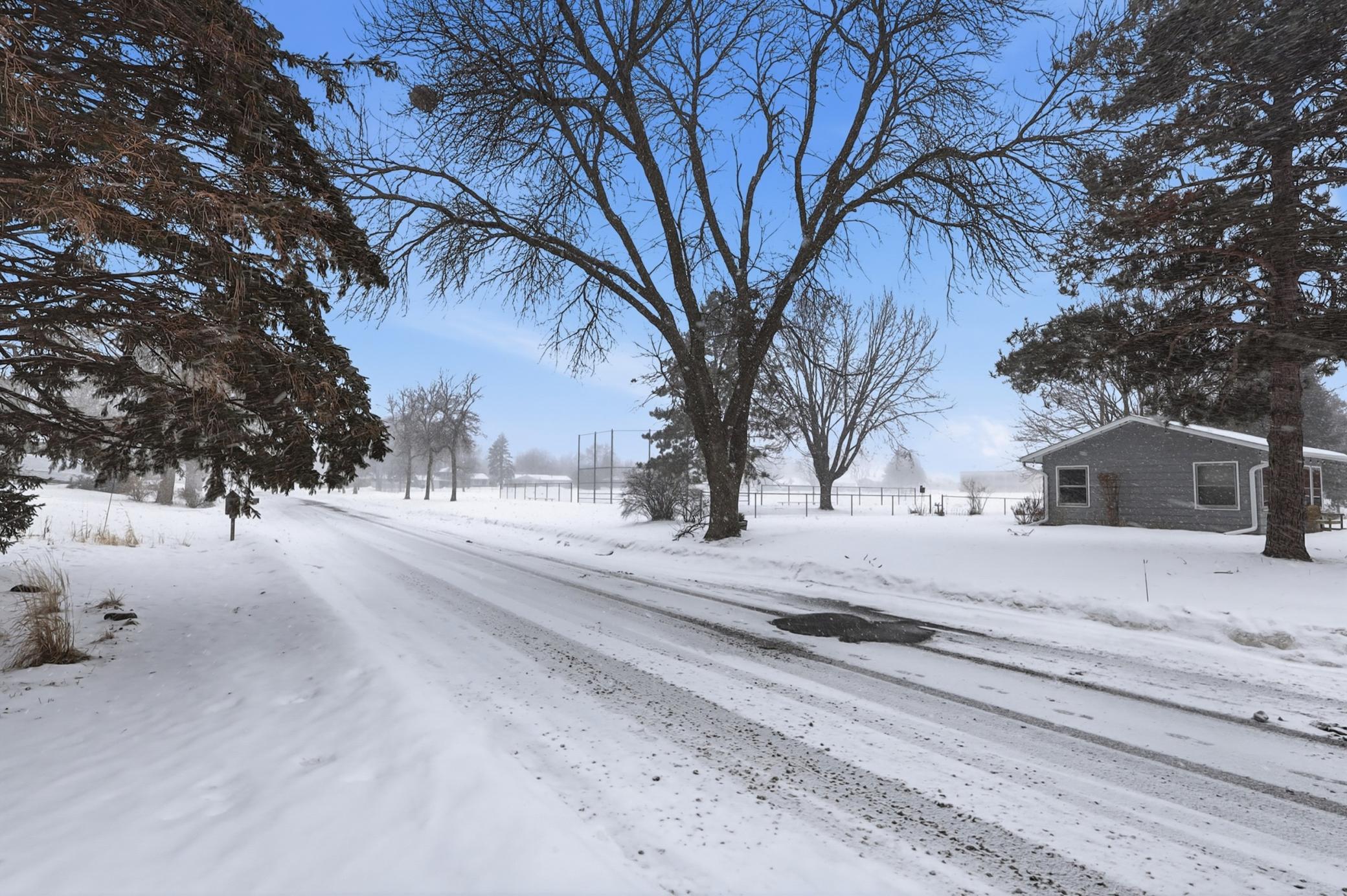 2470 Hillside Road White Bear Lake, MN 55110 - Photo 37 of 55