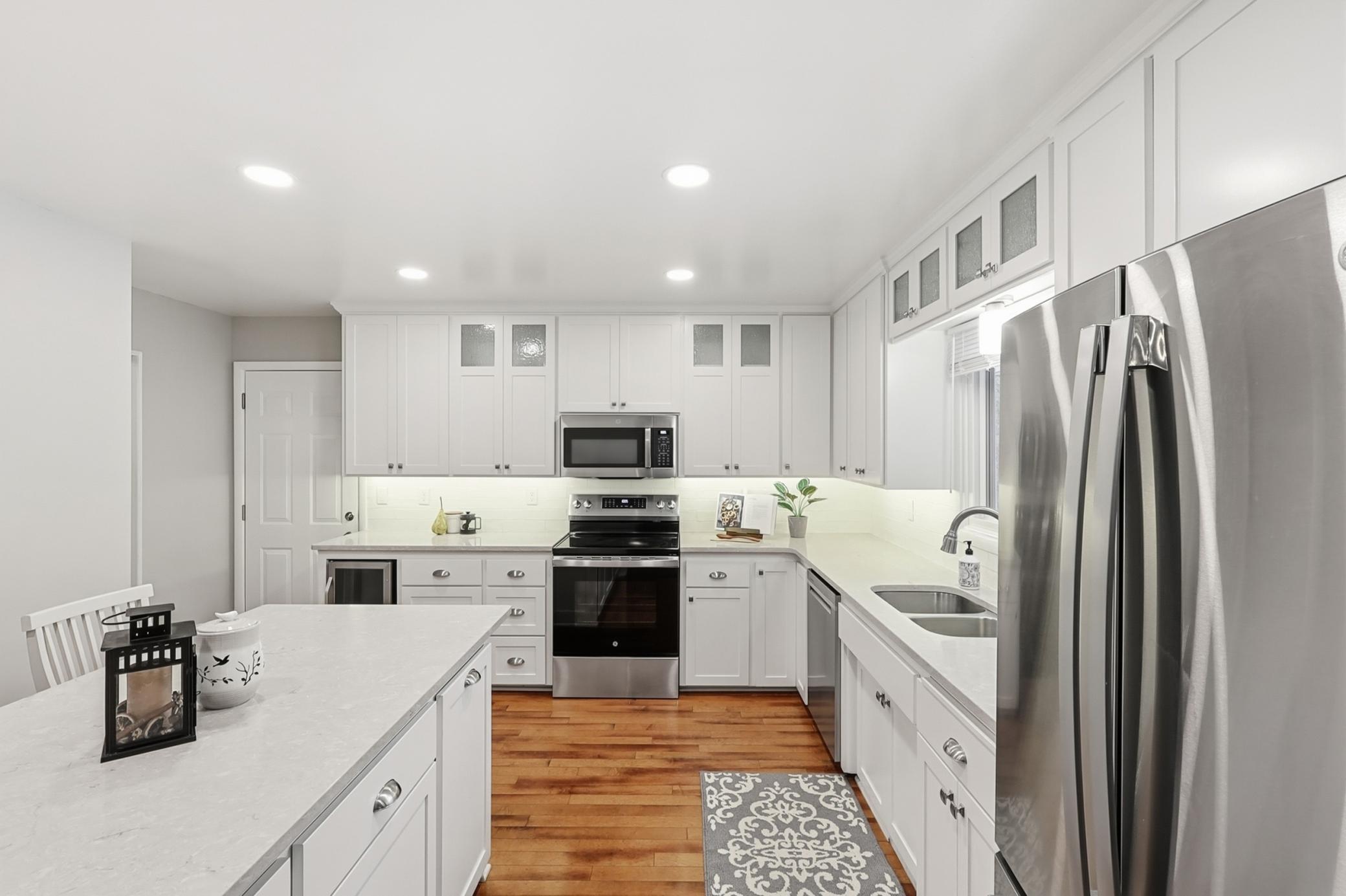 2470 Hillside Road White Bear Lake, MN 55110 - Photo 4 of 55