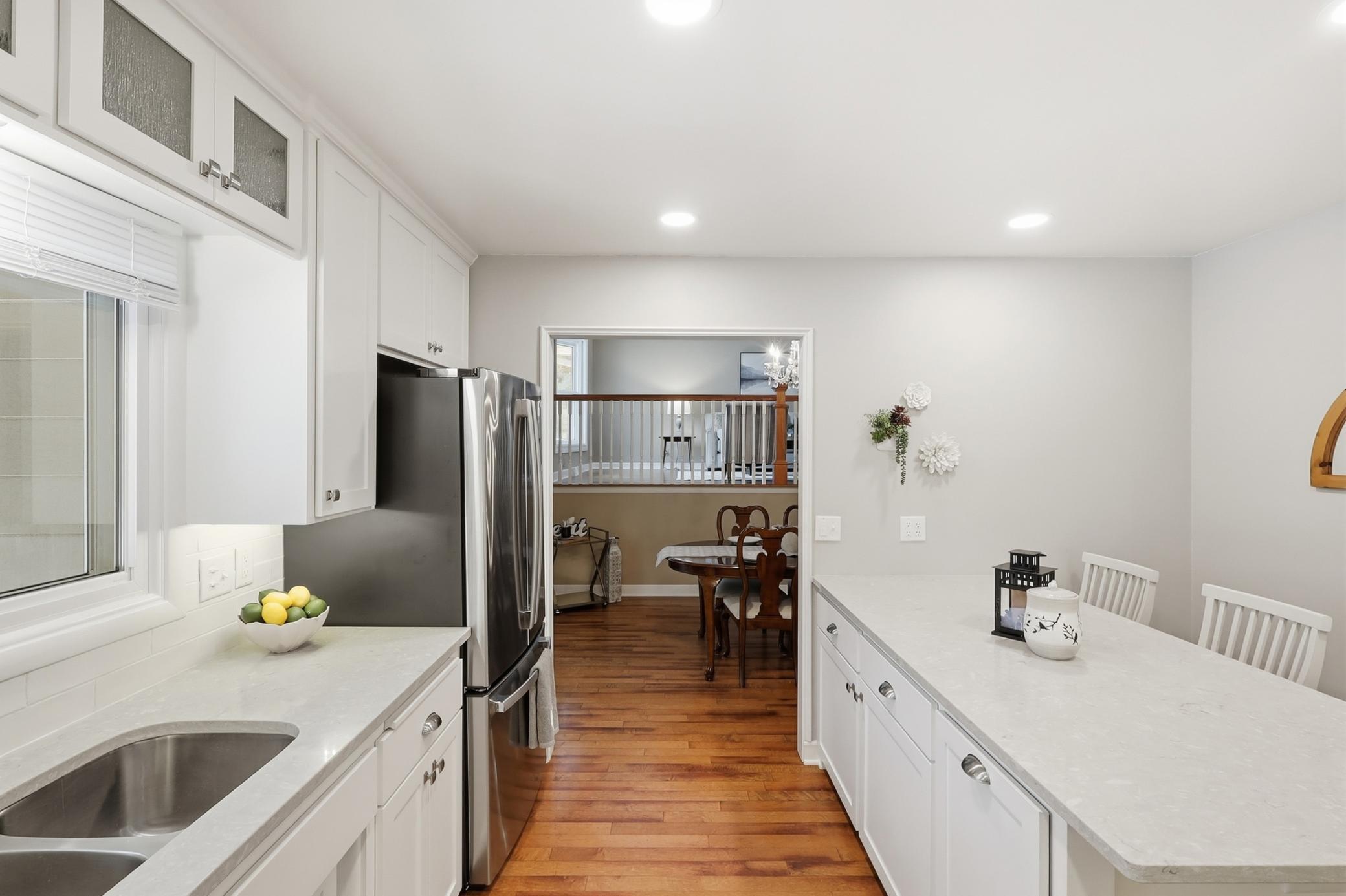 2470 Hillside Road White Bear Lake, MN 55110 - Photo 5 of 55