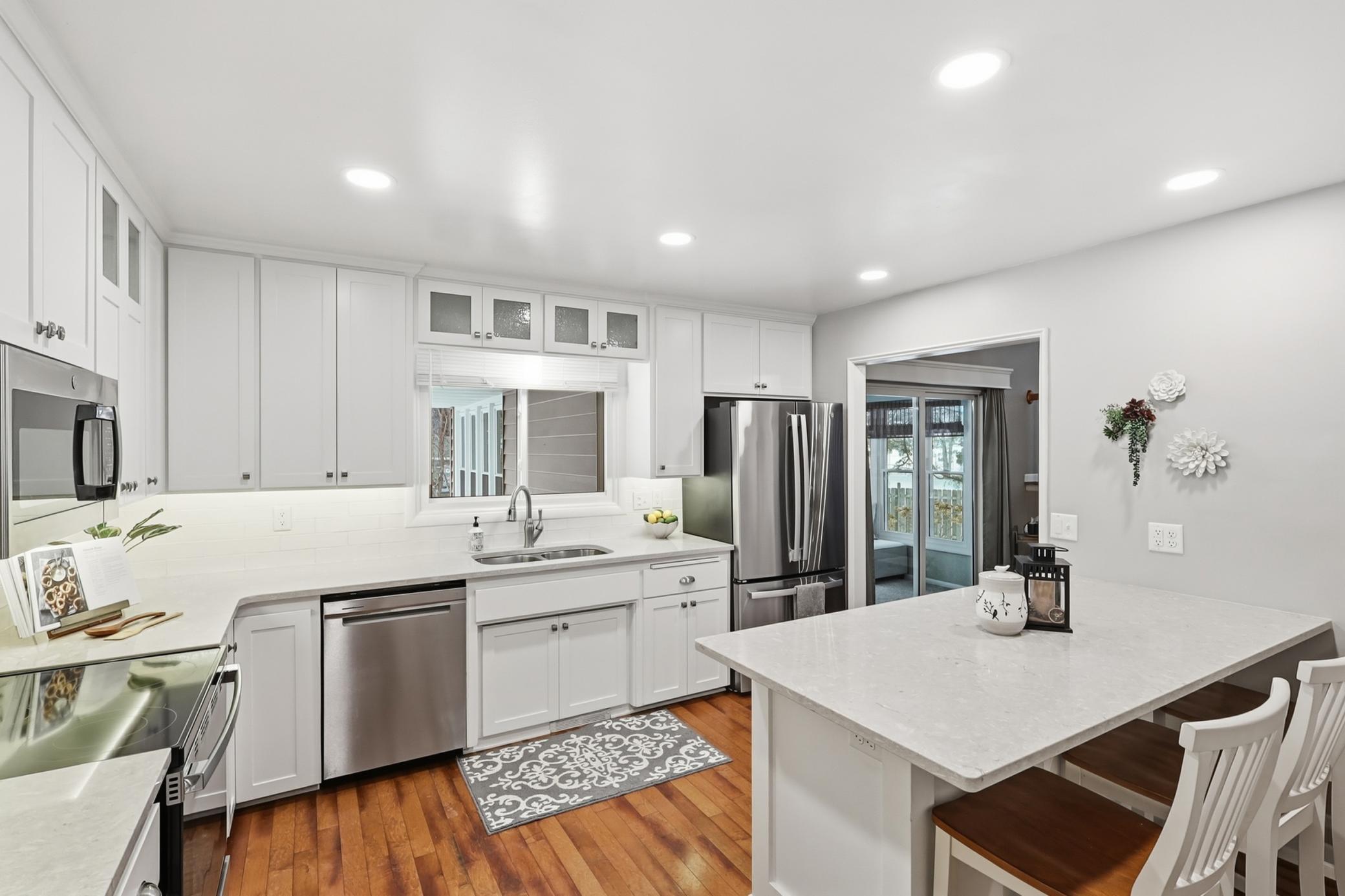 2470 Hillside Road White Bear Lake, MN 55110 - Photo 6 of 55