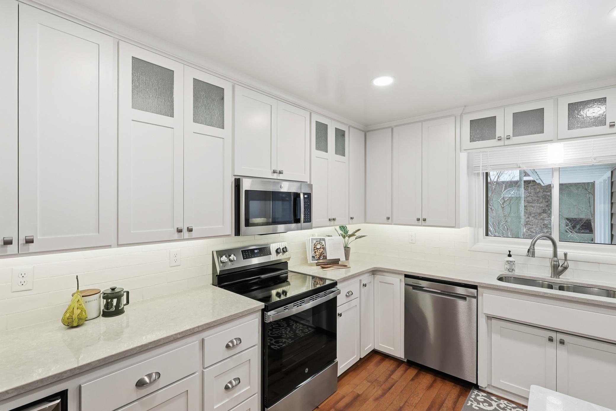 2470 Hillside Road White Bear Lake, MN 55110 - Photo 7 of 55