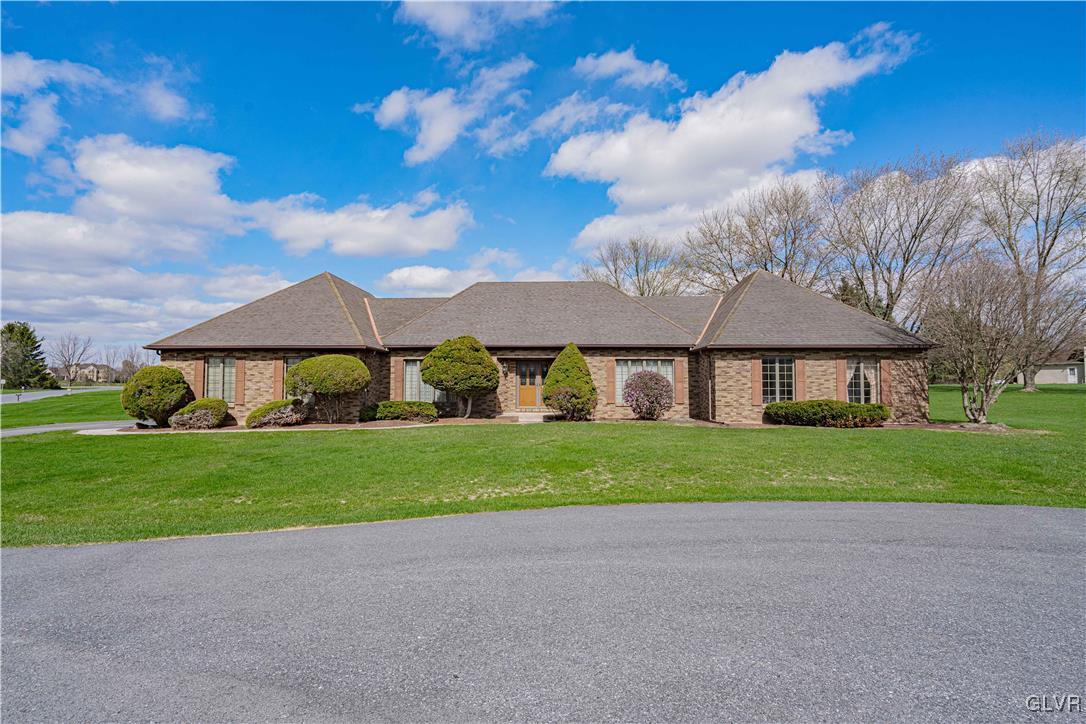 490 Timberlea Drive Nazareth, PA 18064 - Photo 2 of 48 Gallery Image 2