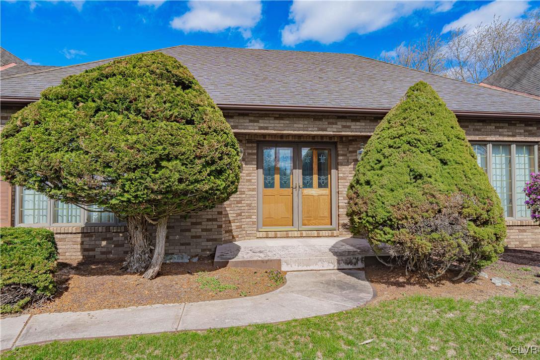 490 Timberlea Drive Nazareth, PA 18064 - Photo 6 of 48 Gallery Image 6