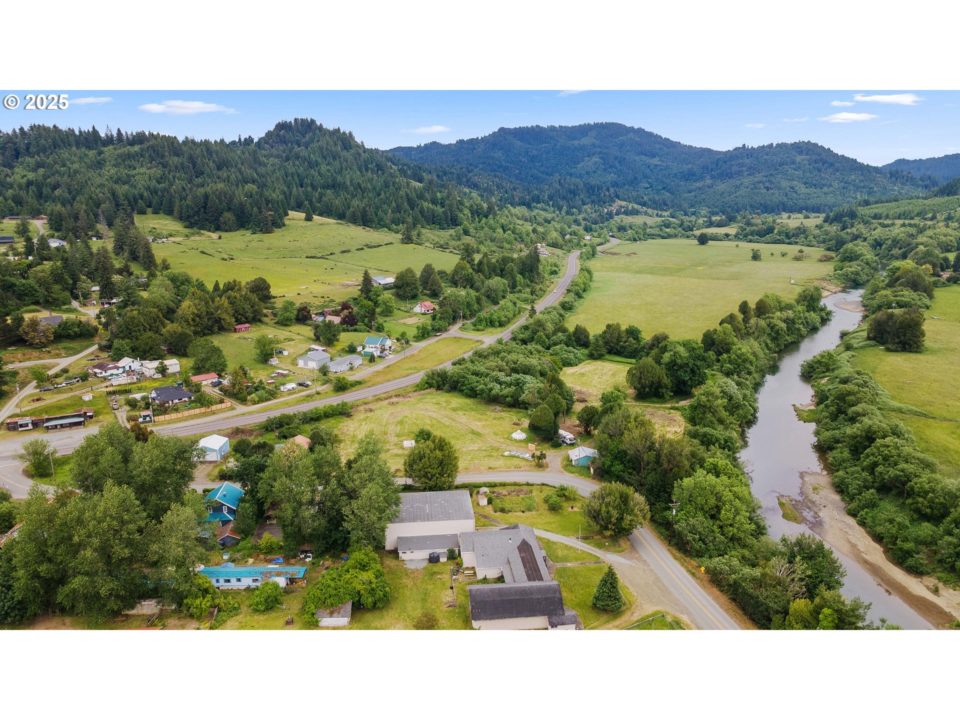 51014 Dement Creek Road Myrtle Point, OR 97458 - Photo 4 of 38