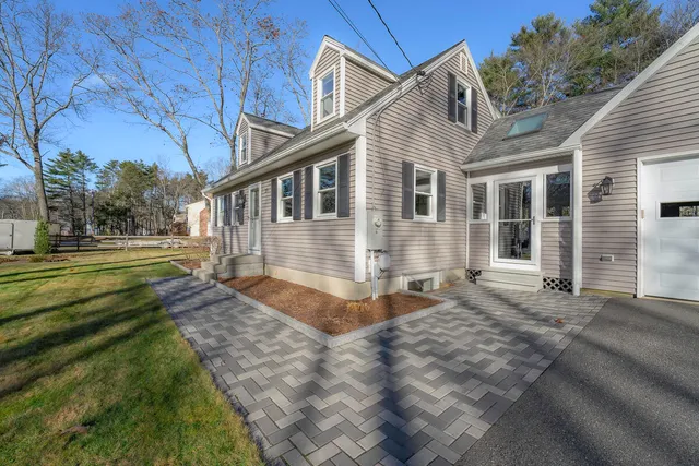 $549,900 | 23 Merrymeeting Drive, Topsham, ME 04086