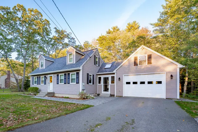 $549,900 | 23 Merrymeeting Drive, Topsham, ME 04086