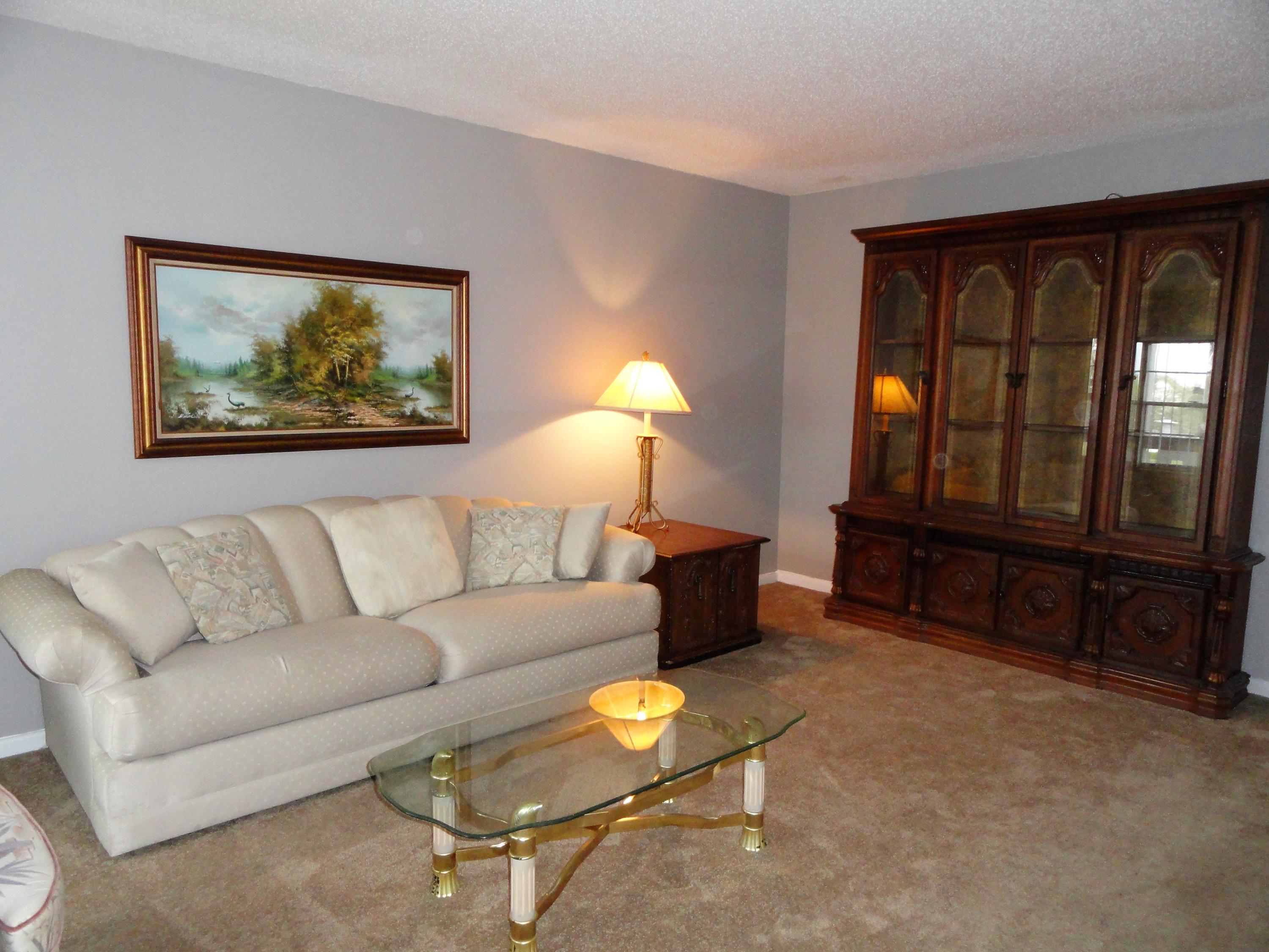 144 Mansfield D Boca Raton, FL 33434 - Photo 3 of 12 Large Living Room