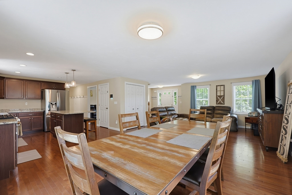 5 County Street Berkley, MA 02779 - Photo 12 of 40