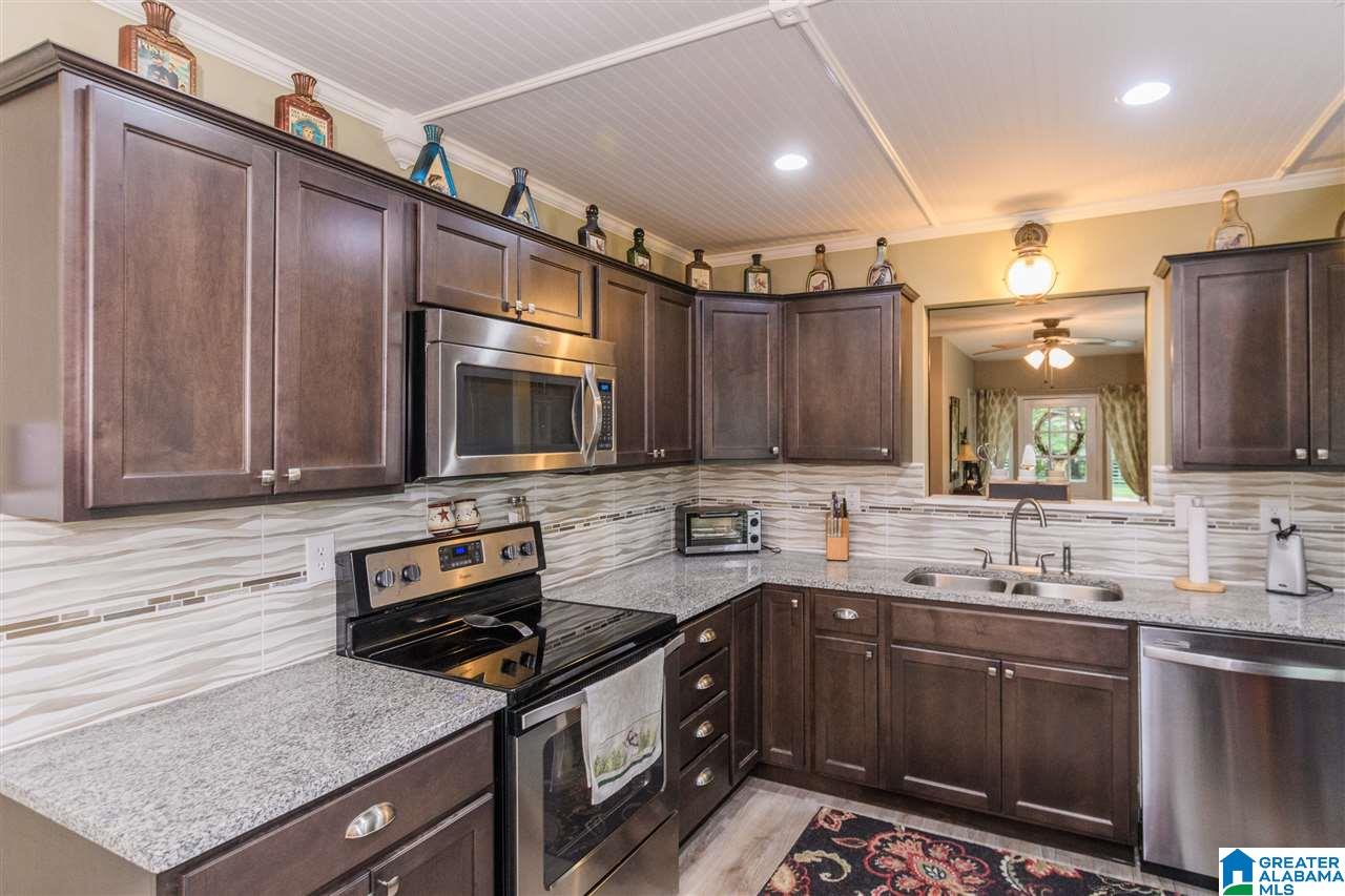 124 Mission Circle South Alabaster, AL 35007 - Photo 12 of 36