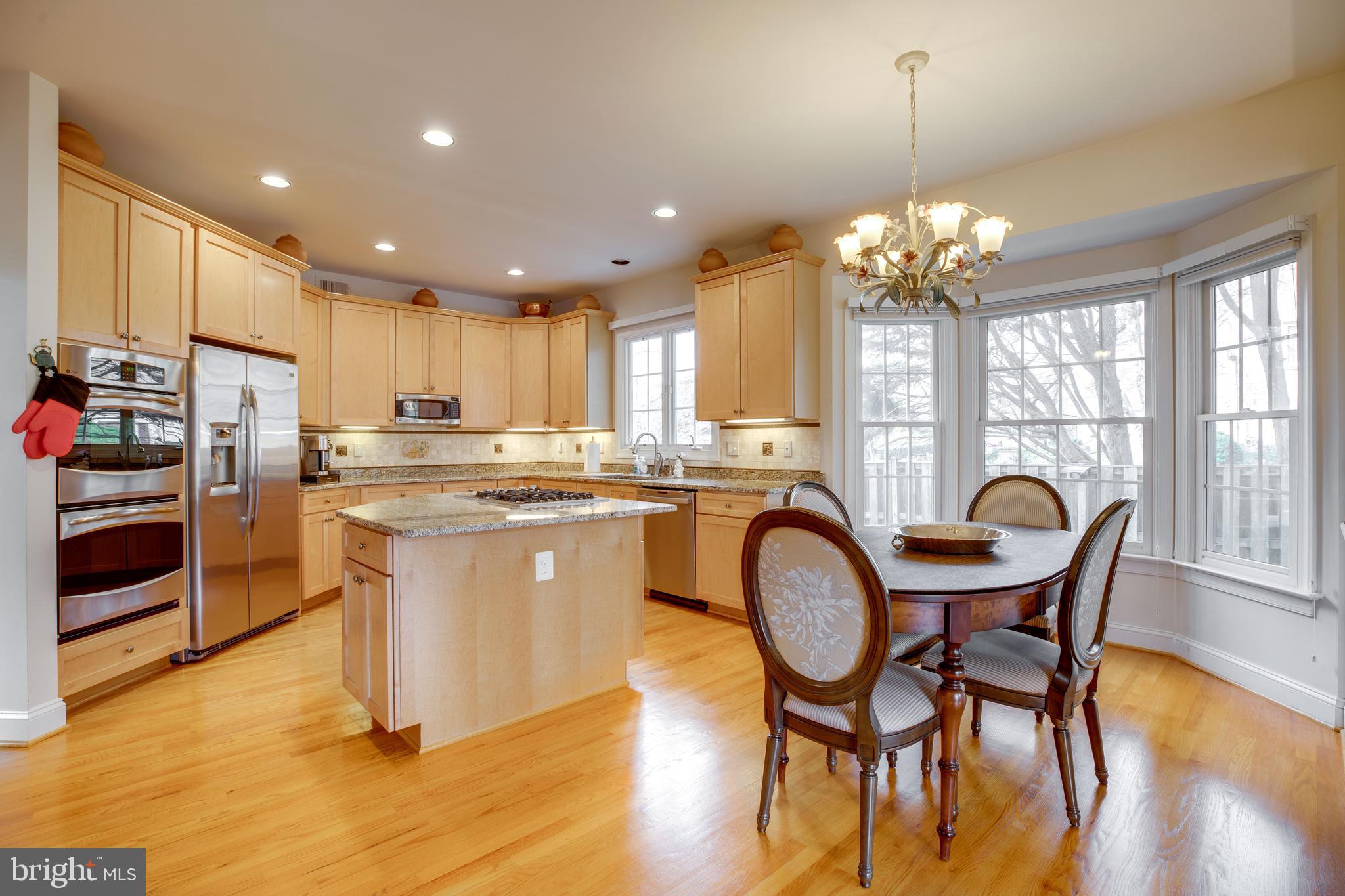 5924 Chesterbrook Road McLean, VA 22101 - Photo 12 of 100