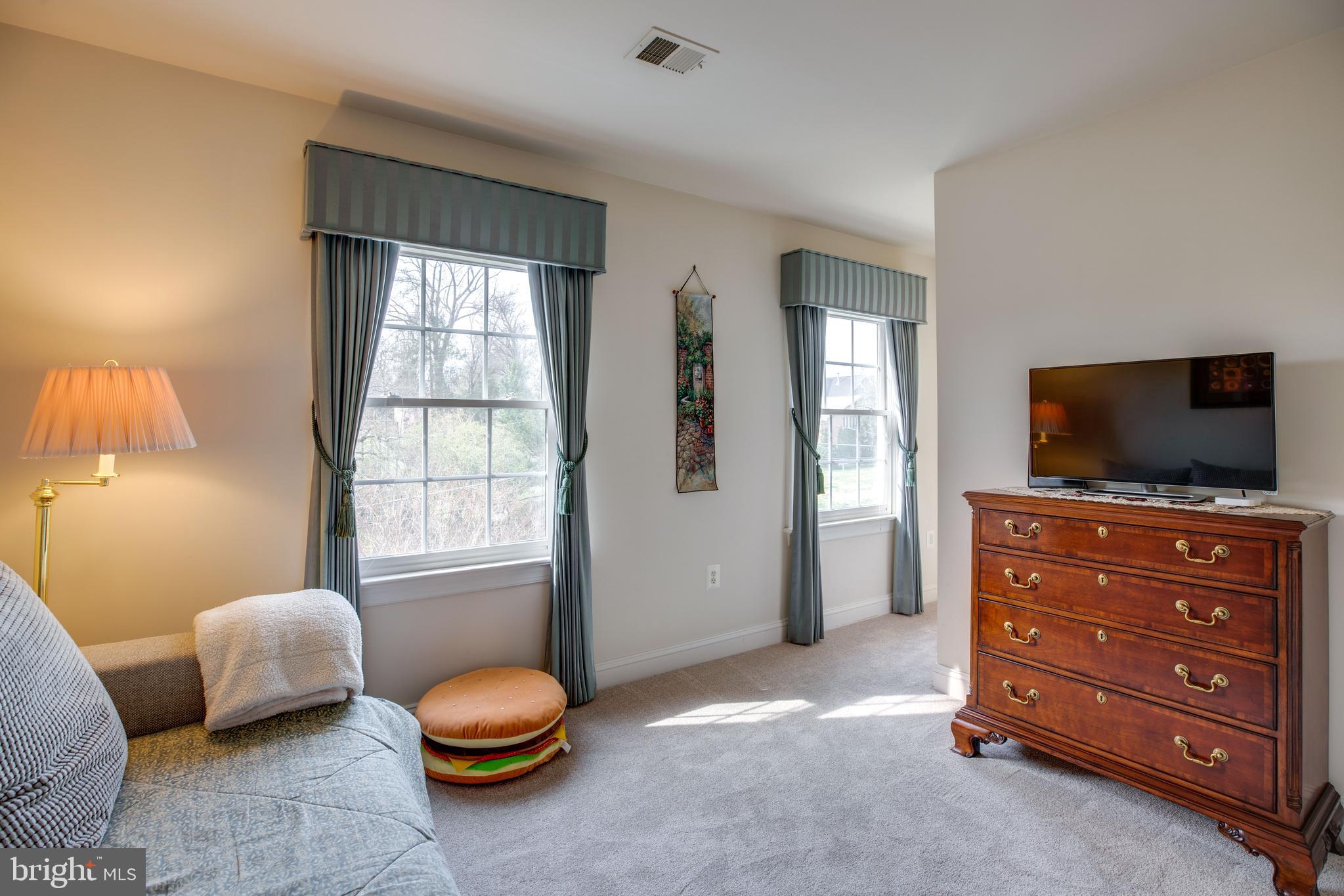 5924 Chesterbrook Road McLean, VA 22101 - Photo 54 of 100