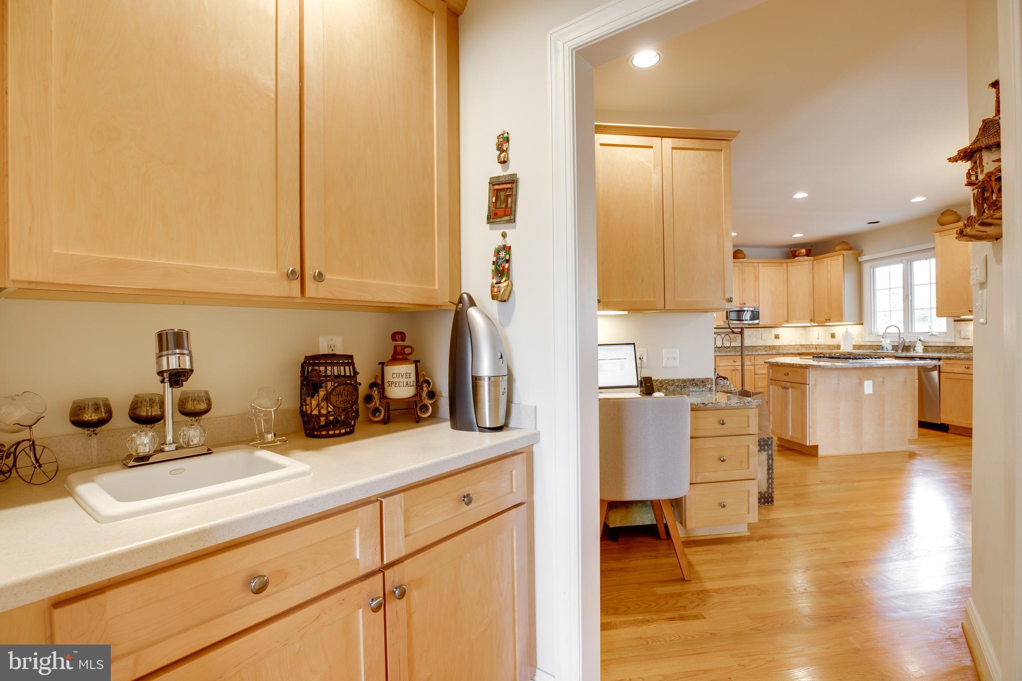 5924 Chesterbrook Road McLean, VA 22101 - Photo 10 of 100