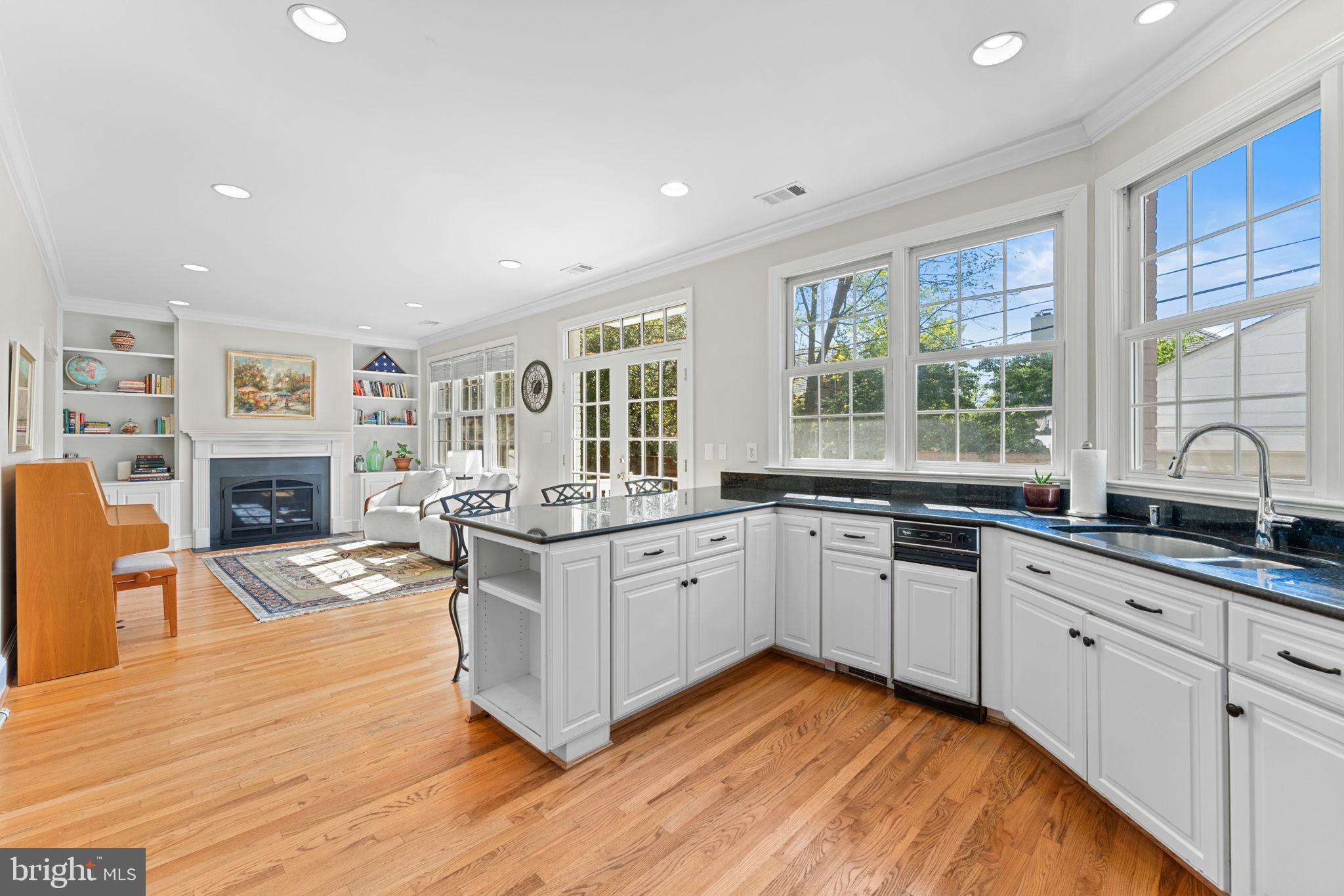 2316 South Arlington Ridge Road Arlington, VA 22202 - Photo 25 of 76