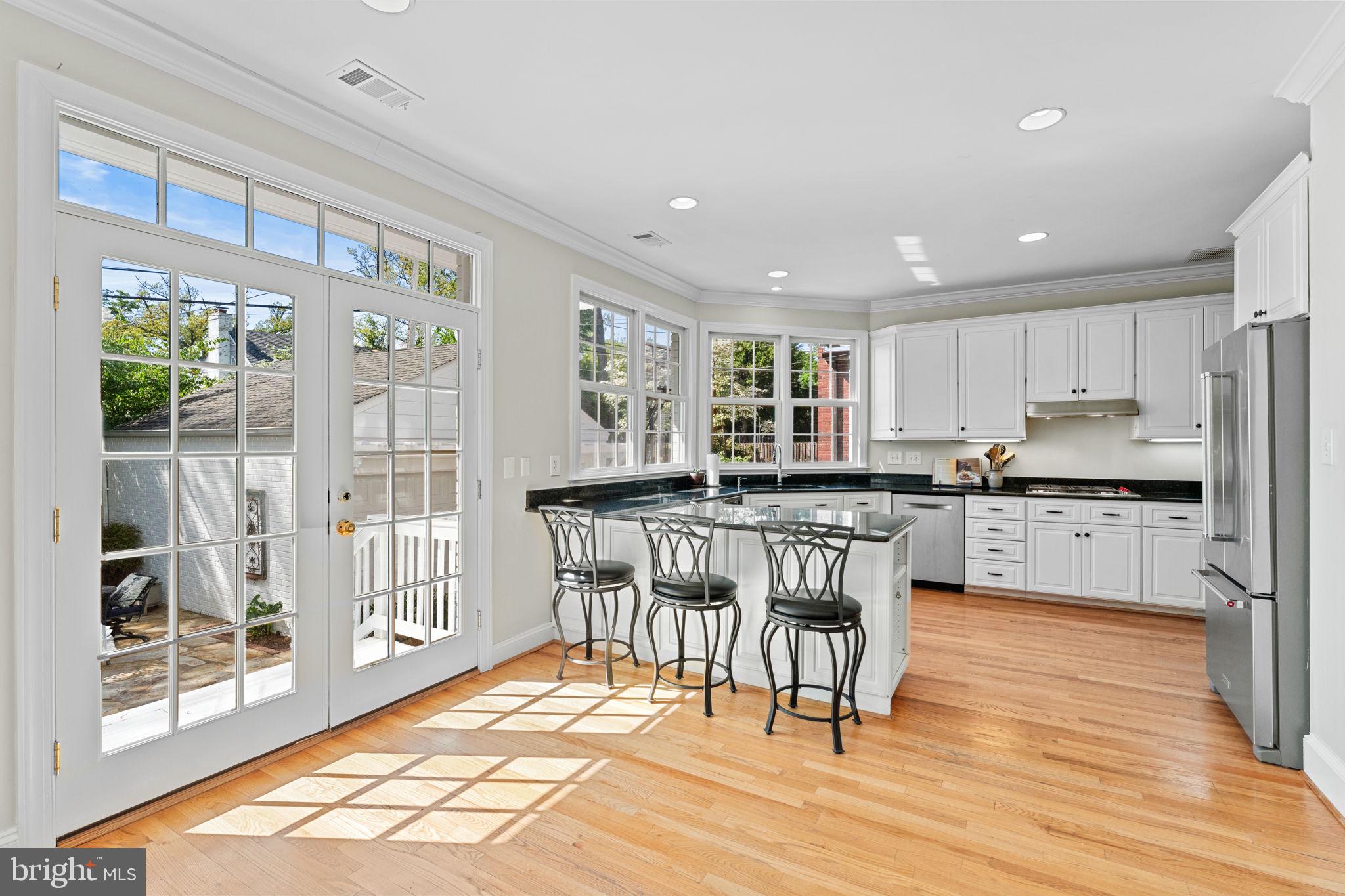 2316 South Arlington Ridge Road Arlington, VA 22202 - Photo 26 of 76