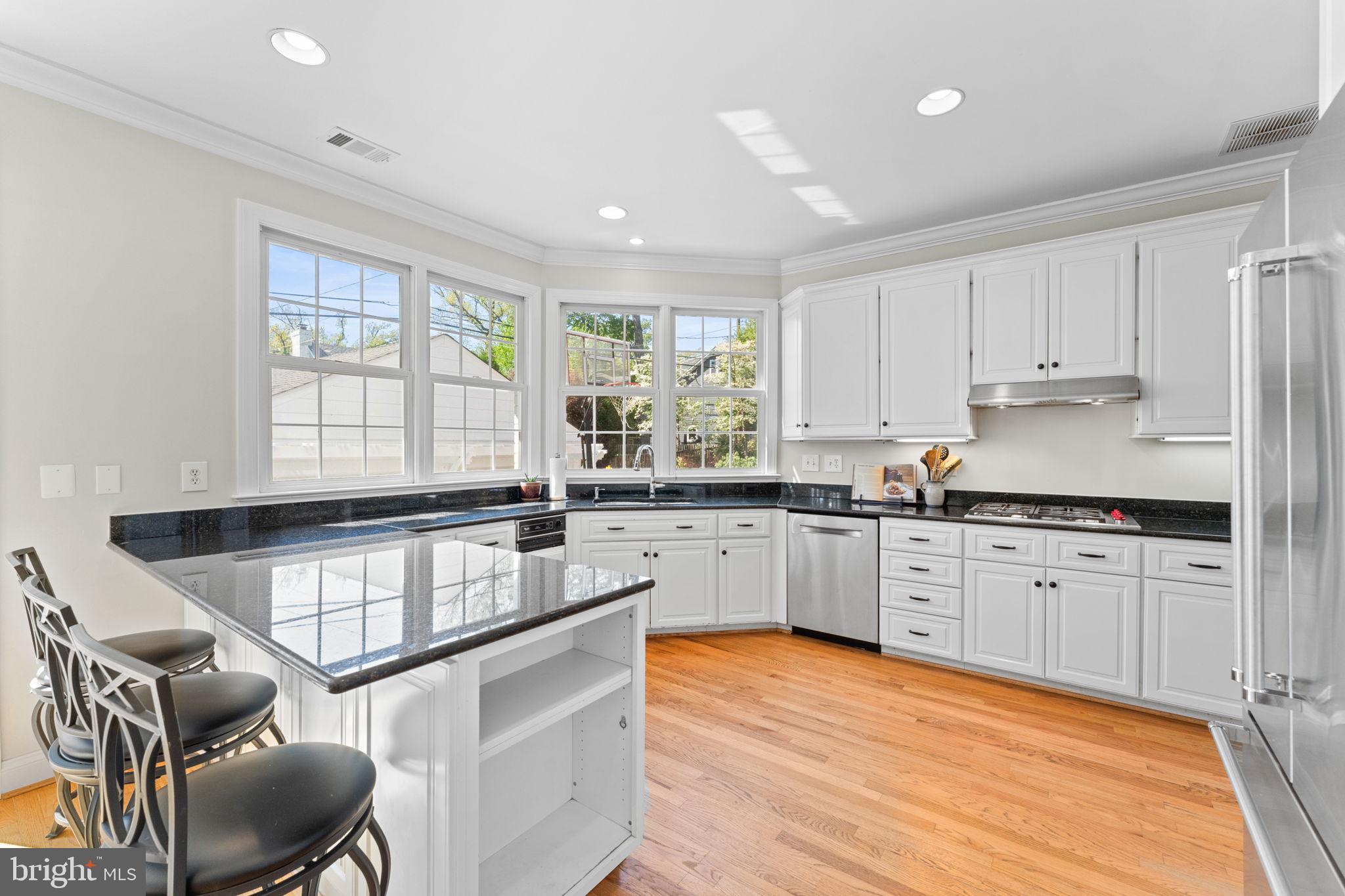 2316 South Arlington Ridge Road Arlington, VA 22202 - Photo 27 of 76