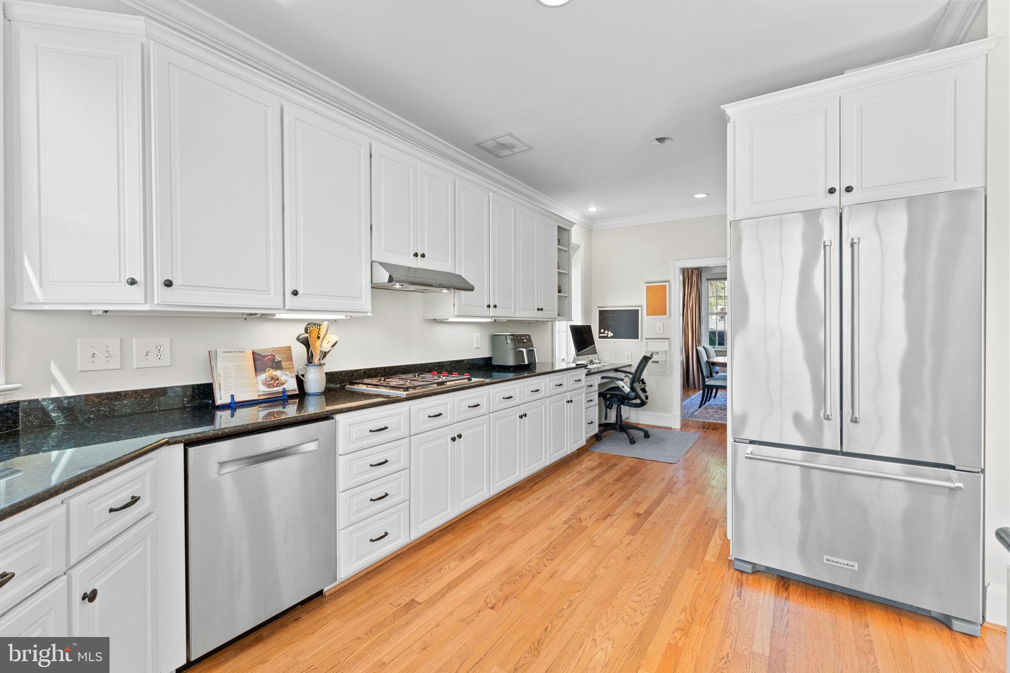 2316 South Arlington Ridge Road Arlington, VA 22202 - Photo 29 of 76