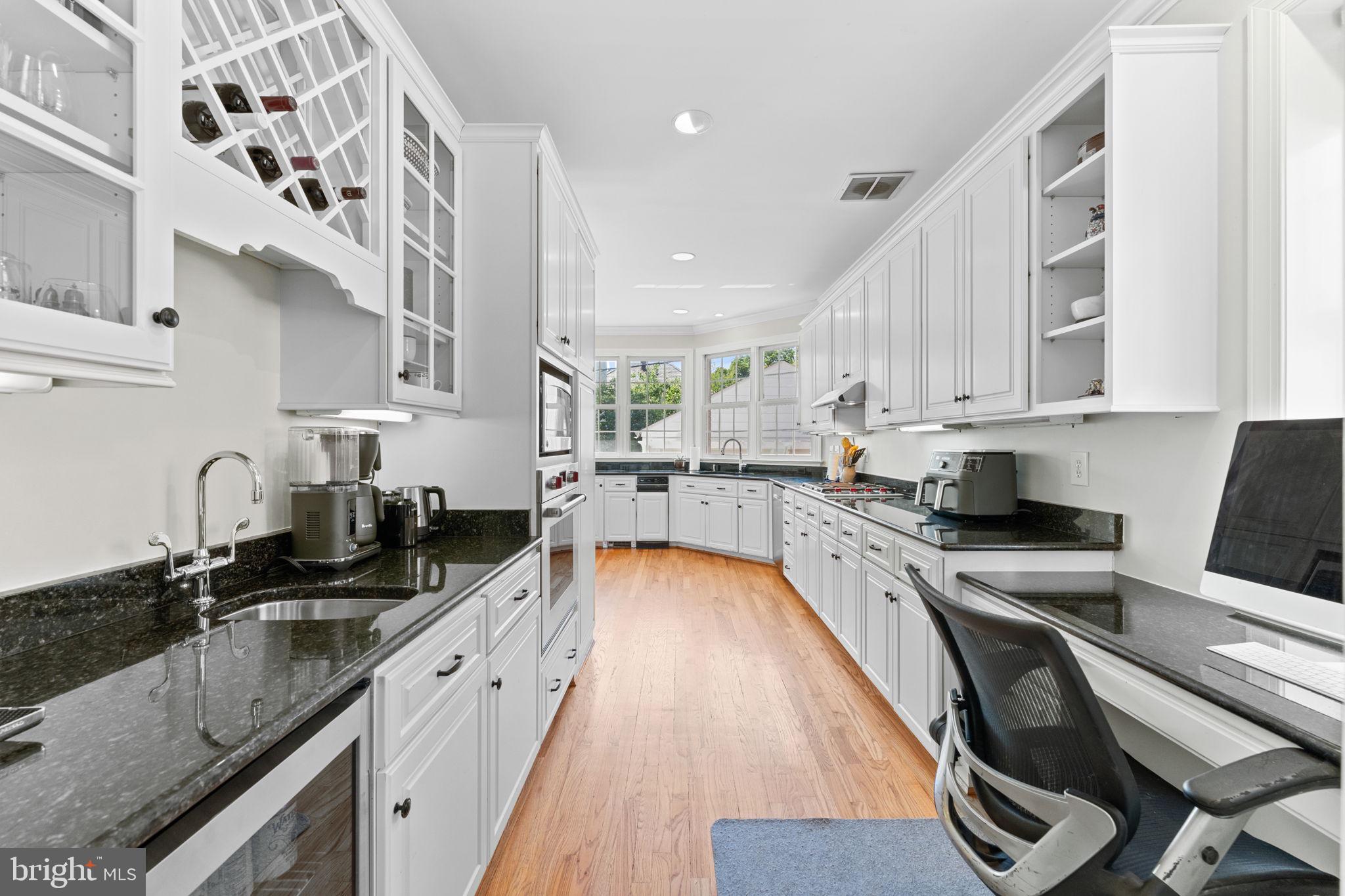 2316 South Arlington Ridge Road Arlington, VA 22202 - Photo 30 of 76