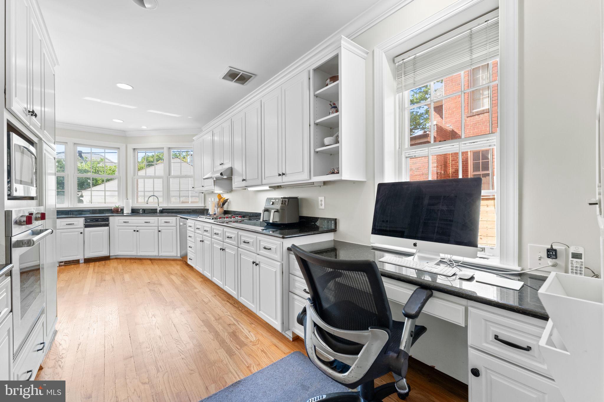 2316 South Arlington Ridge Road Arlington, VA 22202 - Photo 31 of 76