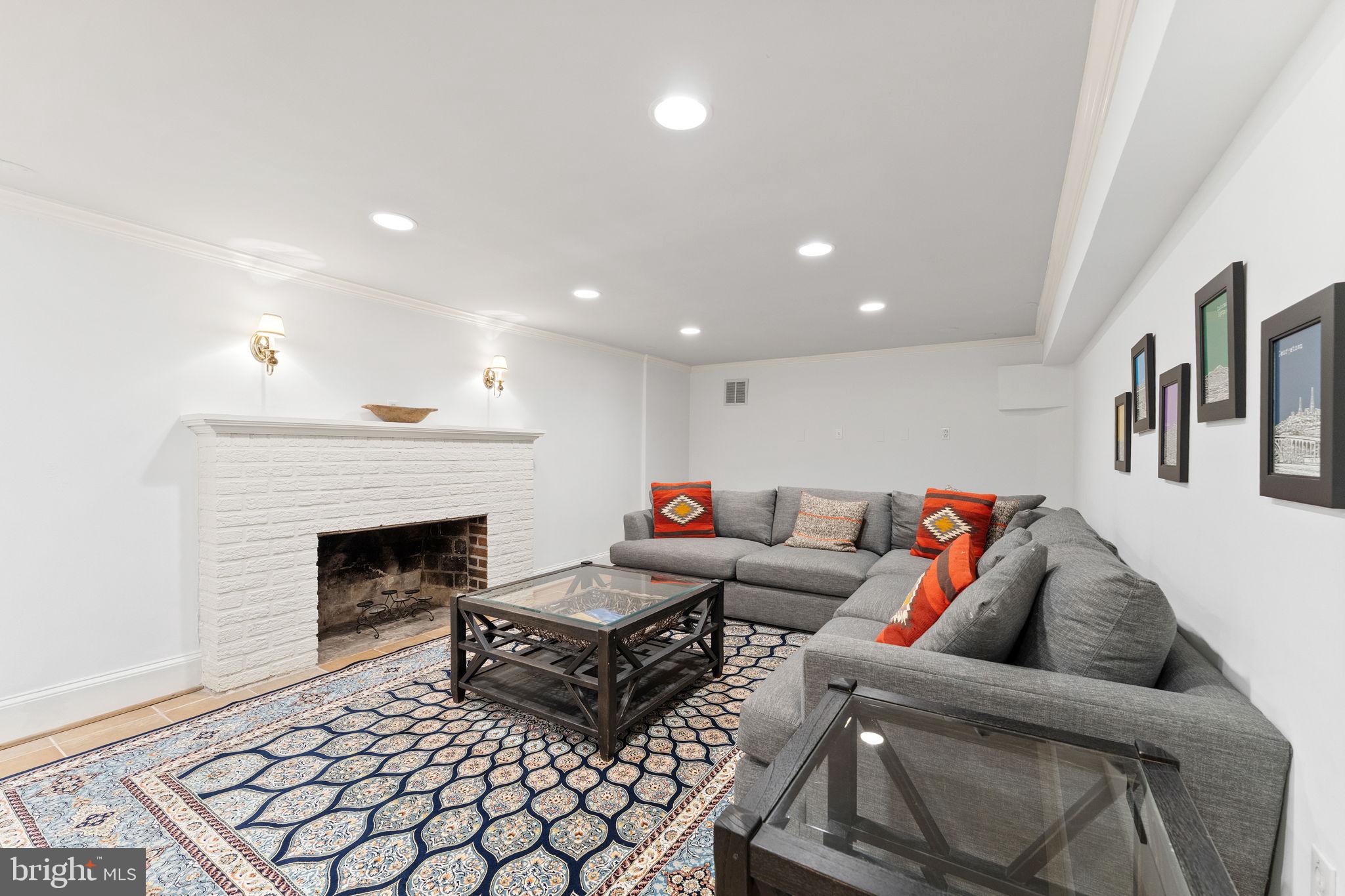 2316 South Arlington Ridge Road Arlington, VA 22202 - Photo 46 of 76