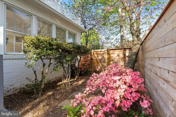 $1,599,000 | 2316 South Arlington Ridge Road, Arlington, VA 22202