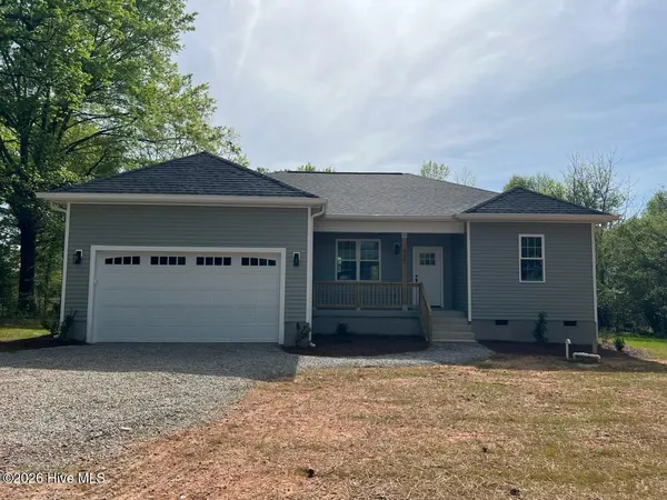 $2,000 | 405 James Street, Vass, NC 28394