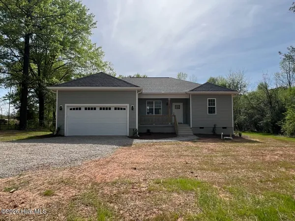 $2,000 | 405 James Street, Vass, NC 28394