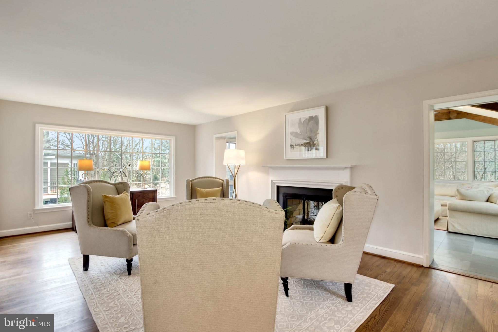 8315 Burdette Road Bethesda, MD 20817 - Photo 12 of 48 Living room
