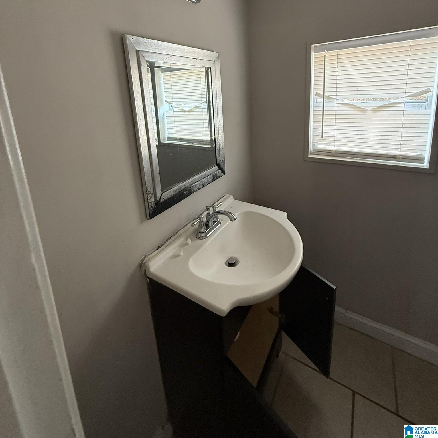 208 Spring Street Adamsville, AL 35005 - Photo 8 of 19