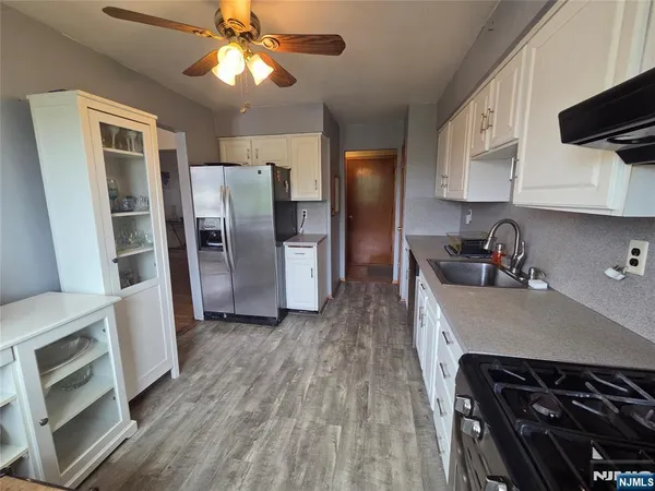 $2,500 | Undisclosed Address, Carlstadt, NJ 07072
