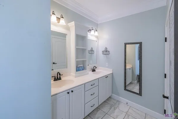 $429,000 | 214 Lake Decade Court, Houma, LA 70360