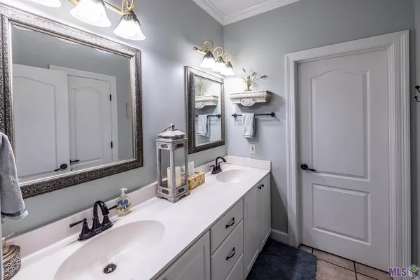 $429,000 | 214 Lake Decade Court, Houma, LA 70360