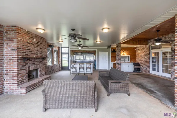 $429,000 | 214 Lake Decade Court, Houma, LA 70360