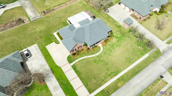 $429,000 | 214 Lake Decade Court, Houma, LA 70360