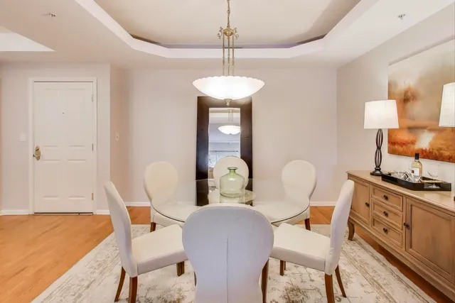 $399,000 | 425 Village Green South, Unit 213, Lincolnshire, IL 60069