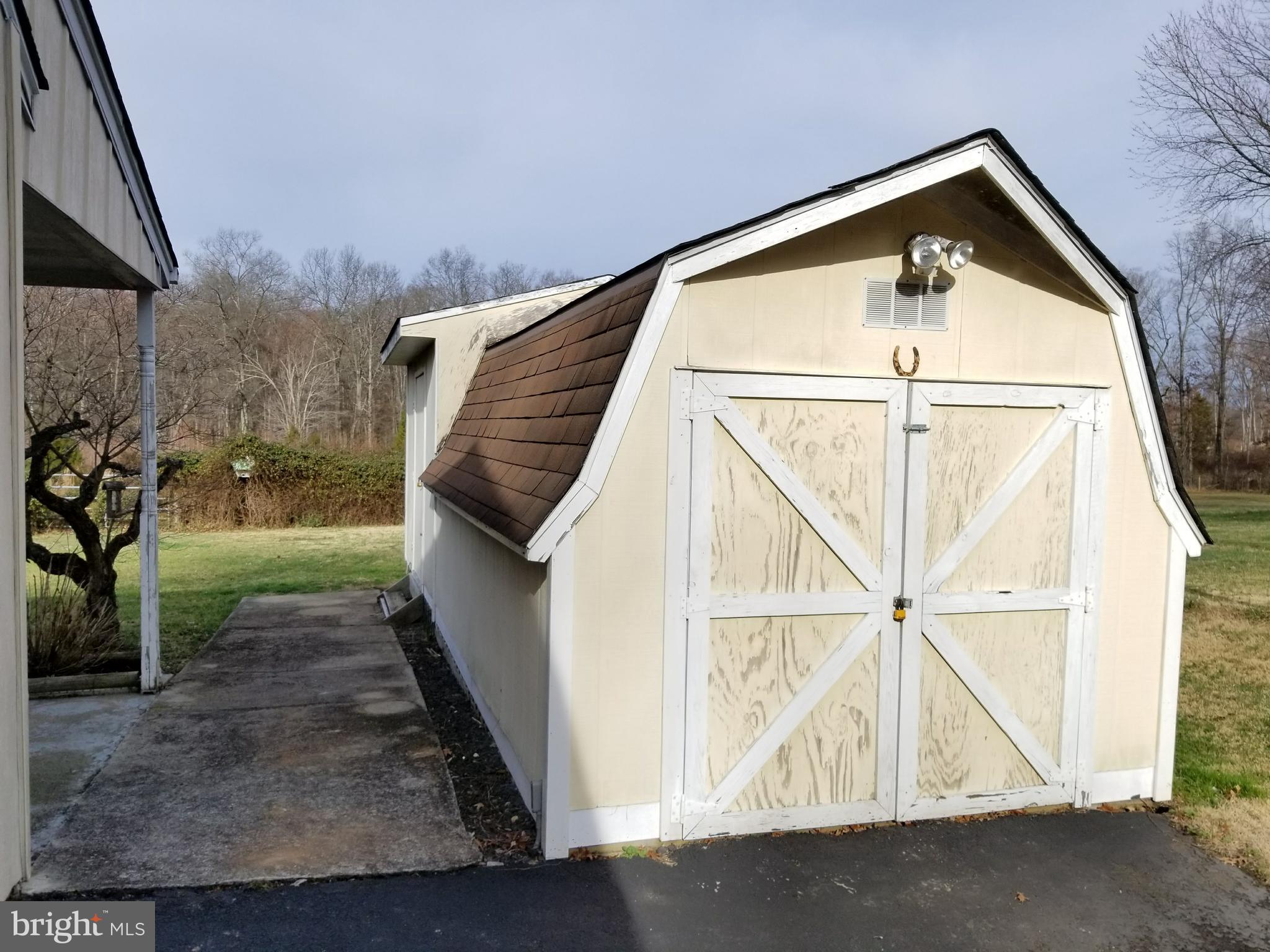 8194 Greenwich Road Catlett, VA 20119 - Photo 7 of 19 Lots of outside storage
