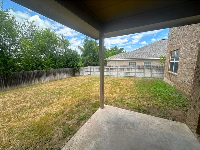 a front view of house with yard