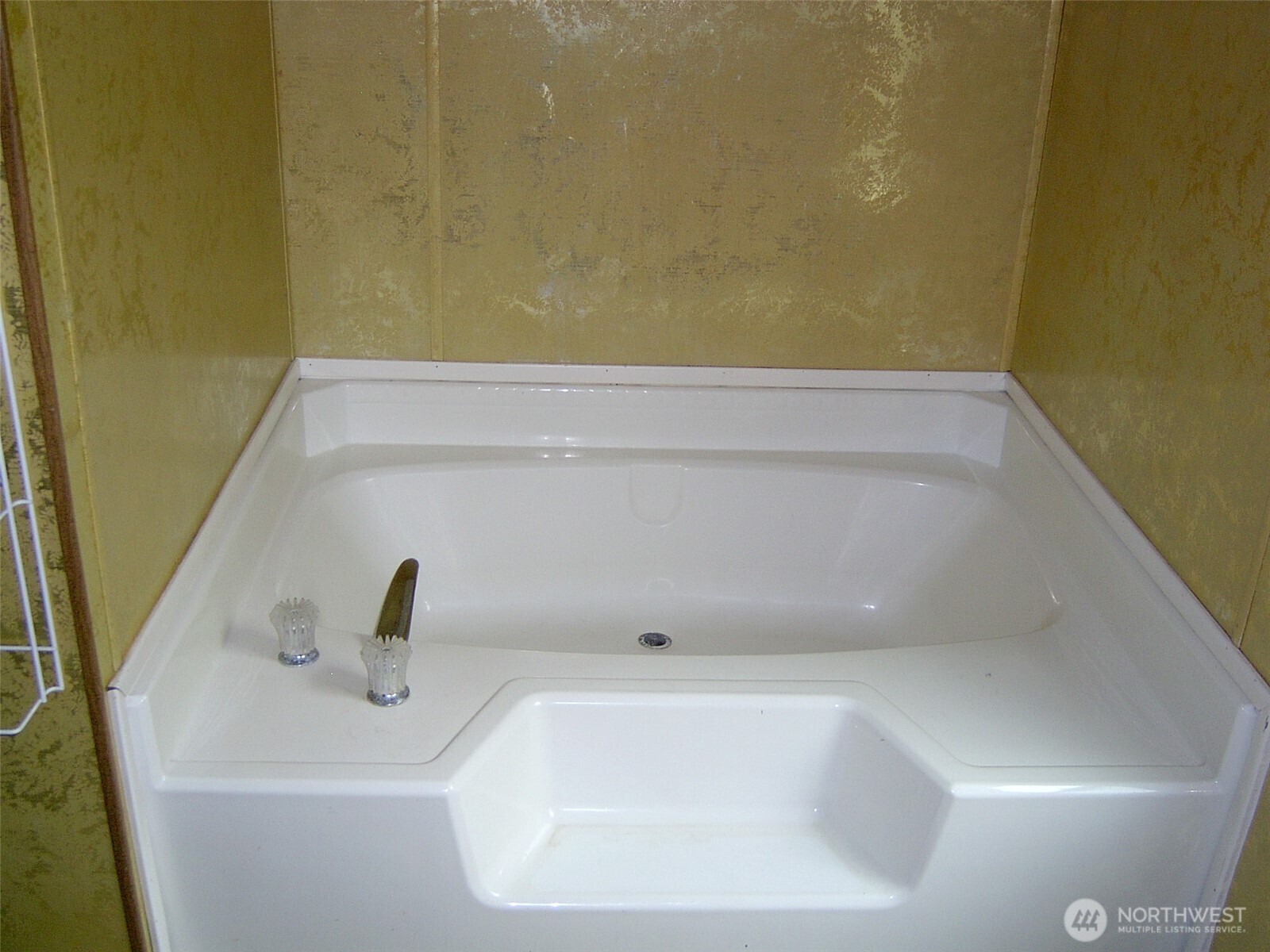 7992 Maple Point Drive Clinton, WA 98236 - Photo 14 of 25 Gallery Image 14
