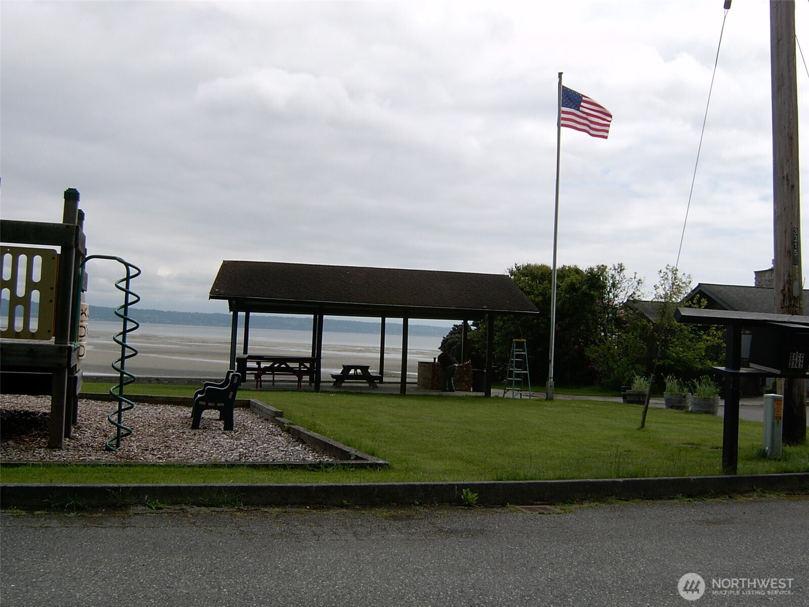 7992 Maple Point Drive Clinton, WA 98236 - Photo 23 of 25 Gallery Image 23