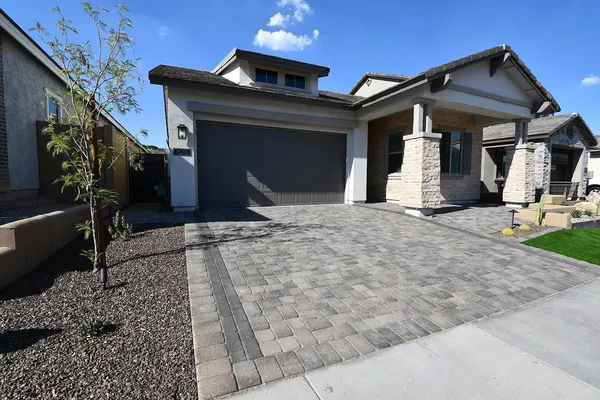 $3,595 | 820 East Ashurst Drive, Phoenix, AZ 85048