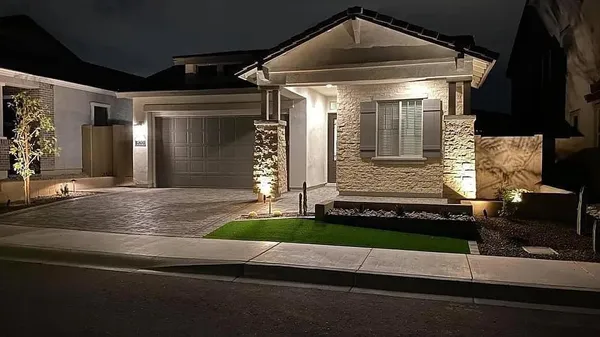 $3,595 | 820 East Ashurst Drive, Phoenix, AZ 85048