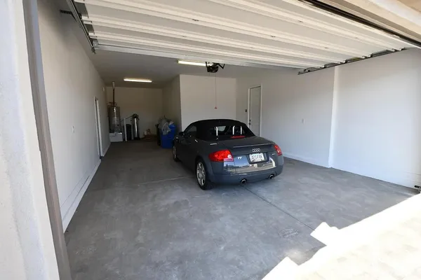 $3,595 | 820 East Ashurst Drive, Phoenix, AZ 85048