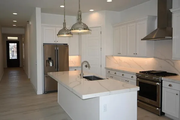 $3,595 | 820 East Ashurst Drive, Phoenix, AZ 85048