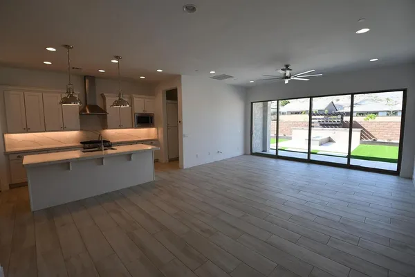 $3,595 | 820 East Ashurst Drive, Phoenix, AZ 85048